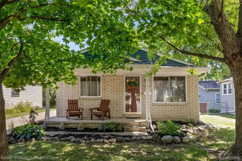 227 S Dorchester Ave, Royal Oak, MI 48067