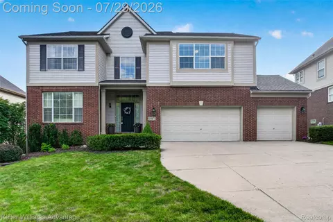 16971 Algonquin Dr, Northville, MI 48168