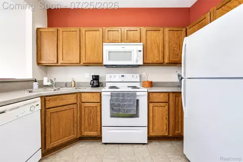 Kitchen - 2204 Knotty Pine Trl, Howell, MI 48855 photo 2 of 2