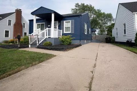 3227 Charles St, Trenton, MI 48183