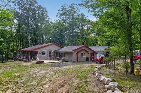 Exterior - 4522 Red Fox Run, Lincoln, MI 48622 photo 4 of 12
