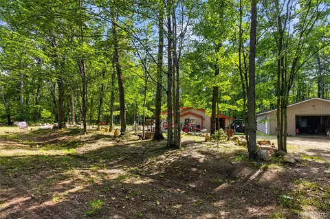 Exterior - 4522 Red Fox Run, Lincoln, MI 48622 photo 5 of 12