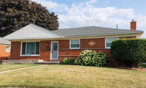 11096 Busch Ave, Warren, MI 48089