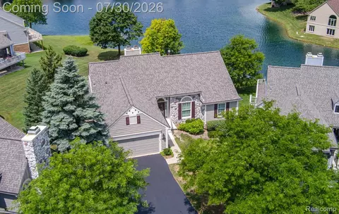 2446 Inglehill Pointe, Bloomfield Hills, MI 48304