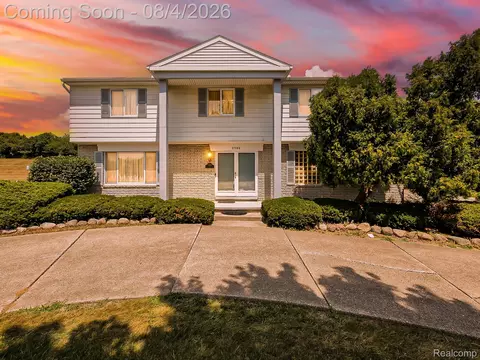 27580 Westcott Crescent Cir, Farmington Hills, MI 48334