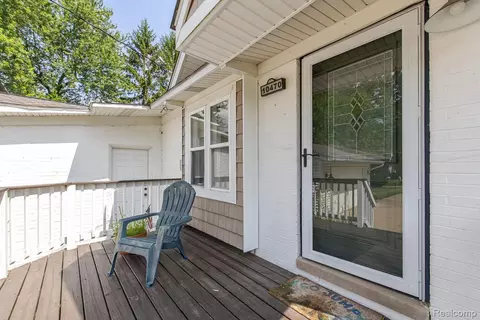 Exterior - 10470 King Rd, Springfield, MI 48350 photo 3 of 12