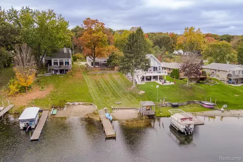 View/Area - 10470 King Rd, Springfield, MI 48350 photo 2 of 8