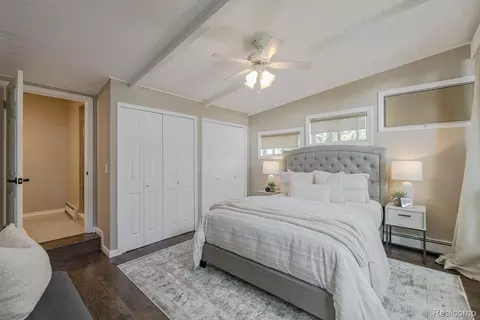Bedroom - 10470 King Rd, Springfield, MI 48350 photo 1 of 5