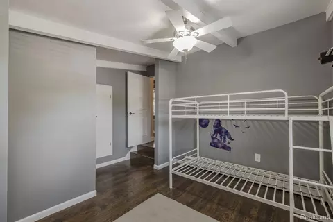 Bedroom - 10470 King Rd, Springfield, MI 48350 photo 4 of 5
