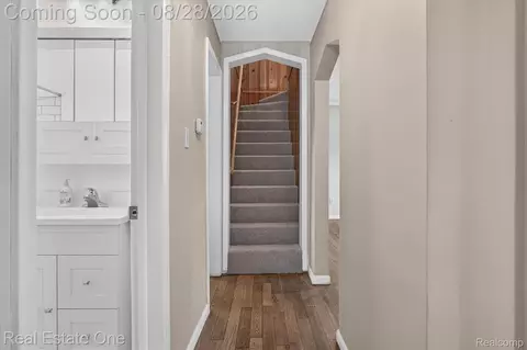 Entry Way - 5048 Howe Rd, Wayne, MI 48184 photo 3 of 4