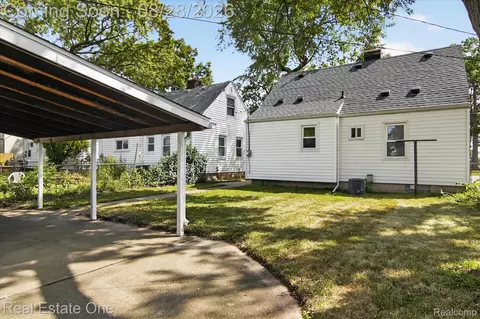Exterior - 5048 Howe Rd, Wayne, MI 48184 photo 1 of 3