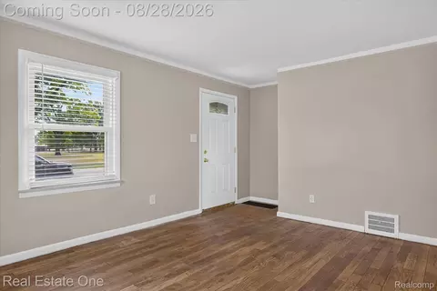 Living - 5048 Howe Rd, Wayne, MI 48184 photo 1 of 3