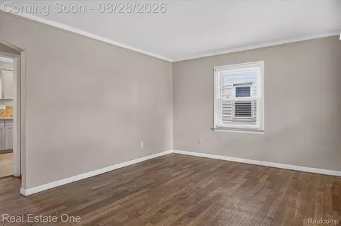Living - 5048 Howe Rd, Wayne, MI 48184 photo 3 of 3