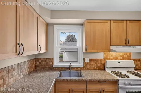 Kitchen - 5048 Howe Rd, Wayne, MI 48184 photo 4 of 4