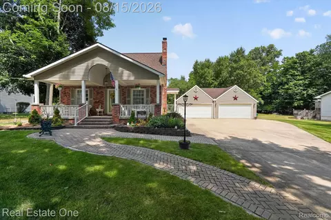 31600 Trestain St, Farmington Hills, MI 48336