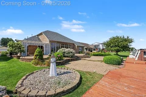 Exterior - 10404 Saint John Dr, Algonac, MI 48001 photo 2 of 4