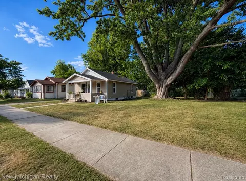 Exterior - 4301 Menton St, Flint, MI 48507 photo 2 of 2