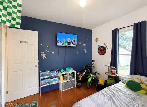 Bedroom - 4301 Menton St, Flint, MI 48507 photo 3 of 5