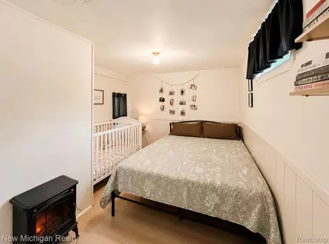 Bedroom - 4301 Menton St, Flint, MI 48507 photo 5 of 5