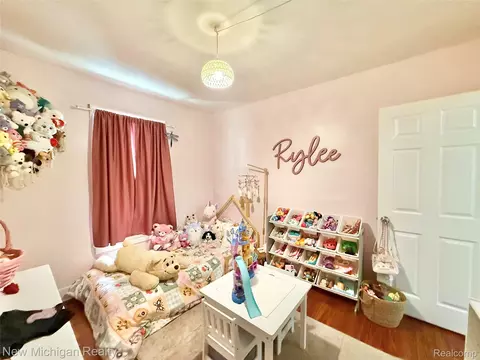 Bedroom - 4301 Menton St, Flint, MI 48507 photo 2 of 5