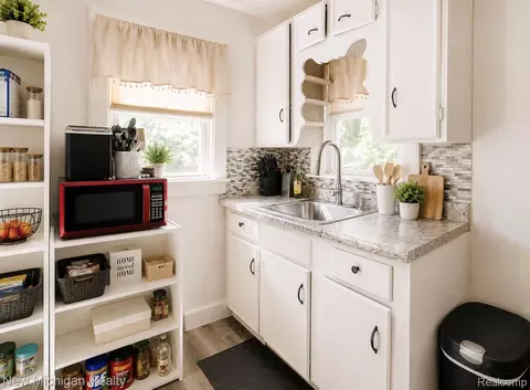 Kitchen - 4301 Menton St, Flint, MI 48507 photo 3 of 3