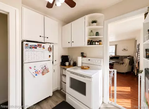 Kitchen - 4301 Menton St, Flint, MI 48507 photo 2 of 3