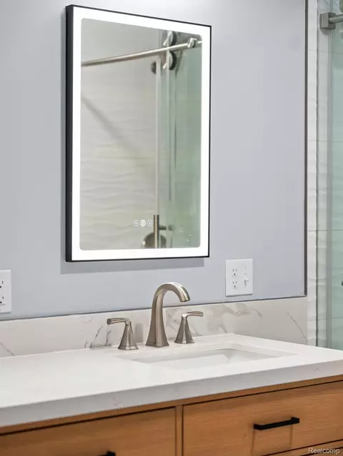 Bath - 6677 Circle Dr, Hamilton, MI 48625 photo 6 of 6