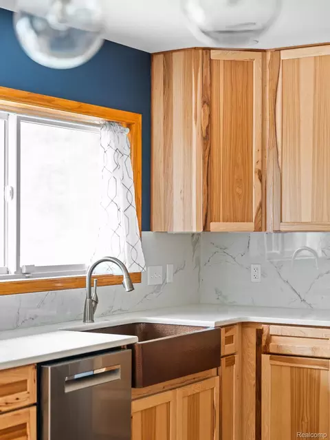 Kitchen - 6677 Circle Dr, Hamilton, MI 48625 photo 5 of 9