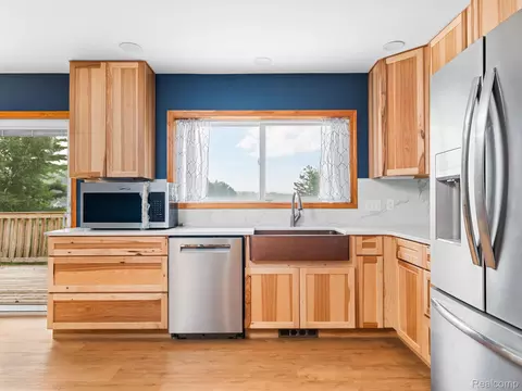 Kitchen - 6677 Circle Dr, Hamilton, MI 48625 photo 8 of 9