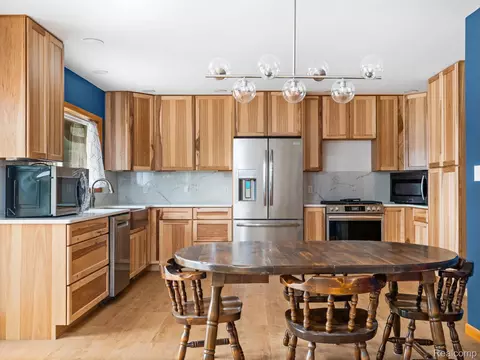 Kitchen - 6677 Circle Dr, Hamilton, MI 48625 photo 6 of 9
