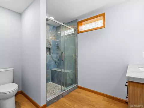 Bath - 6677 Circle Dr, Hamilton, MI 48625 photo 3 of 6