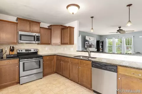 Kitchen - 607 Nantucket Dr, Lansing, MI 48906 photo 3 of 3