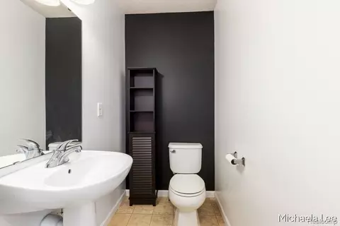 Bath - 607 Nantucket Dr, Lansing, MI 48906 photo 1 of 3