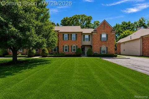 1655 Huntington Park #F, Rochester Hills, MI 48309