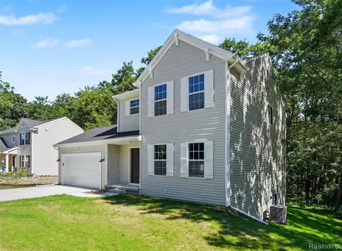 508 Emerald Glen Dr, Manchester, MI 48158