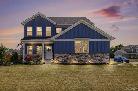 4101 Cedar Ln, Grand Blanc, MI 48439