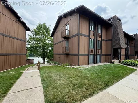 1736 Grove Rd #102, Ypsilanti, MI 48198