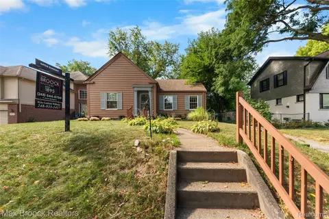 109 Wenonah Dr, Pontiac, MI 48341