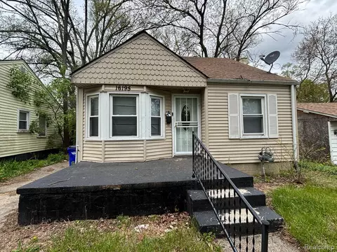 16195 Robson St, Detroit, MI 48235