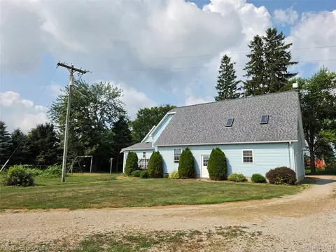 Exterior - 2715 Cash Rd, Watertown, MI 48401 photo 4 of 11