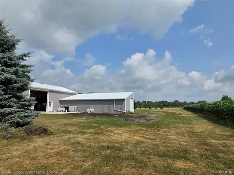 Exterior - 2715 Cash Rd, Watertown, MI 48401 photo 9 of 11