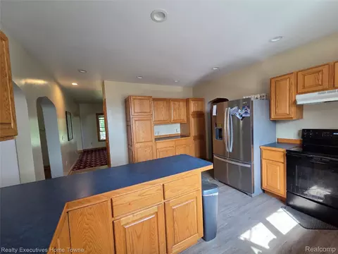 Kitchen - 2715 Cash Rd, Watertown, MI 48401 photo 6 of 6