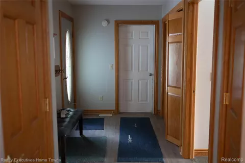 Entry Way - 2715 Cash Rd, Watertown, MI 48401 photo 2 of 6