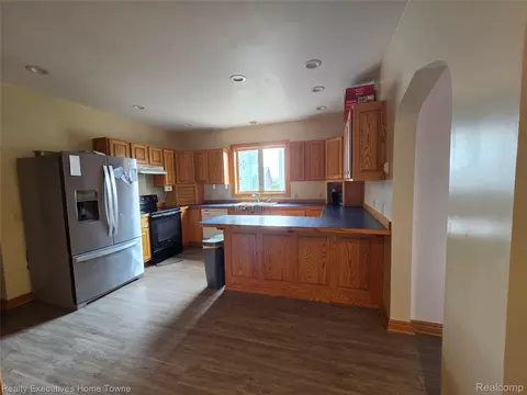 Kitchen - 2715 Cash Rd, Watertown, MI 48401 photo 3 of 6