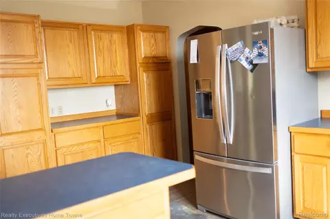 Kitchen - 2715 Cash Rd, Watertown, MI 48401 photo 4 of 6