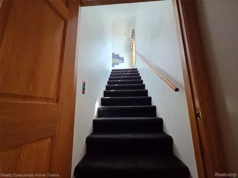 Entry Way - 2715 Cash Rd, Watertown, MI 48401 photo 6 of 6