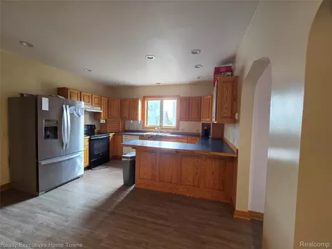 Kitchen - 2715 Cash Rd, Watertown, MI 48401 photo 2 of 6