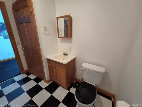 Bath - 2715 Cash Rd, Watertown, MI 48401 photo 5 of 5