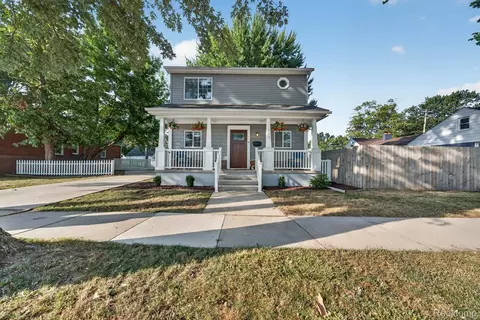 21908 Rosedale St, Saint Clair Shores, MI 48080