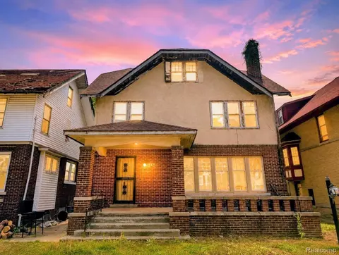 98 Mclean St, Highland Park, MI 48203